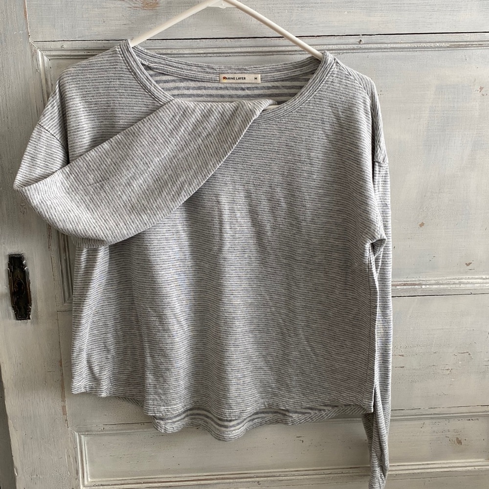 Marine layer brand pull over top, gray stripes.